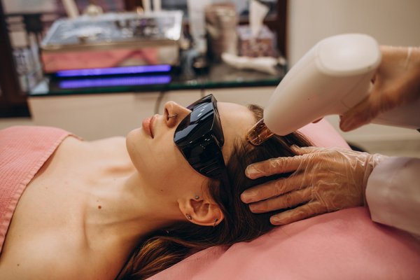 ¿Cuáles son los mejores métodos de estimulación cognitiva para perros ancianos?